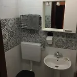 Boba's House Apartman Sutivan