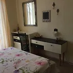 Boba's House Apartman Sutivan